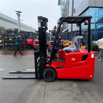 3 Tekerlekli Forklift: Kompakt ve Verimli Malzeme Taşıma İçin En İyi Kılavuz